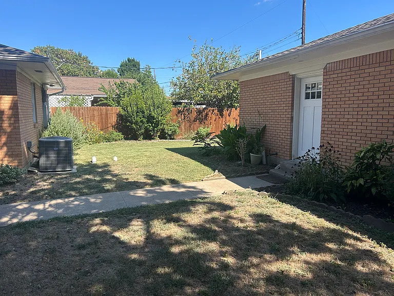 1511 Wysong Dr — Photo 8