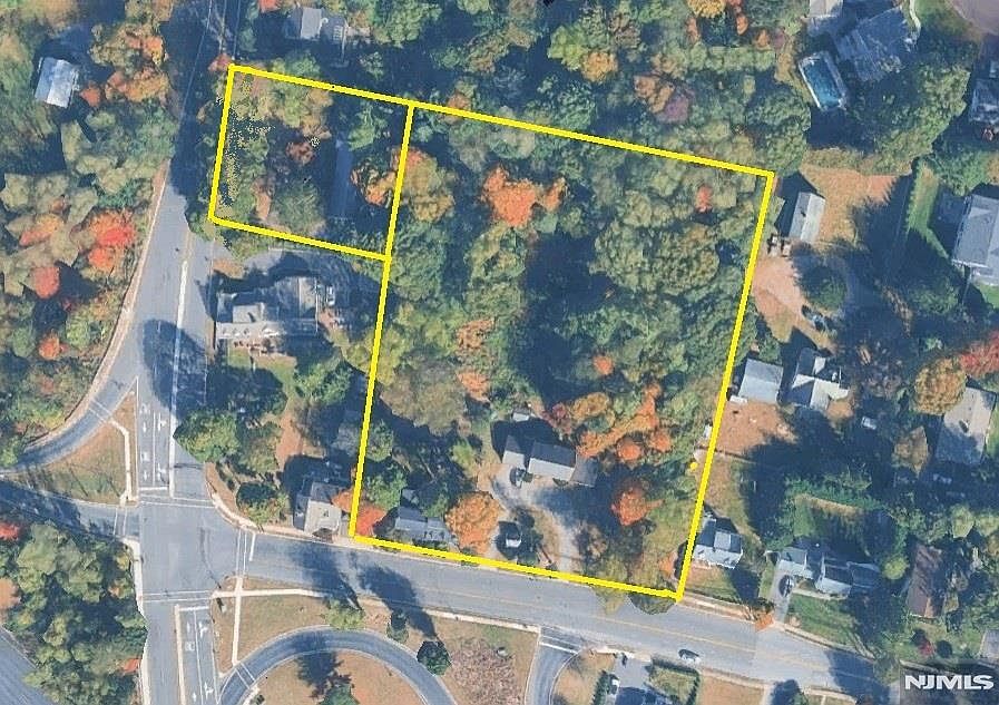 1st image of 795 E Glen Ave