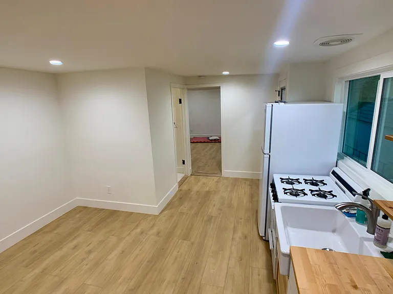 214 1/4 N Avenue 52 — Photo 12