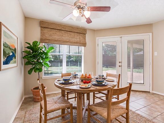 4th image of 6025 Lyndhurst Dr