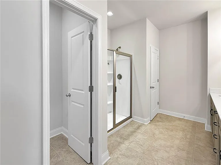 5100 Hillington Way — Photo 13