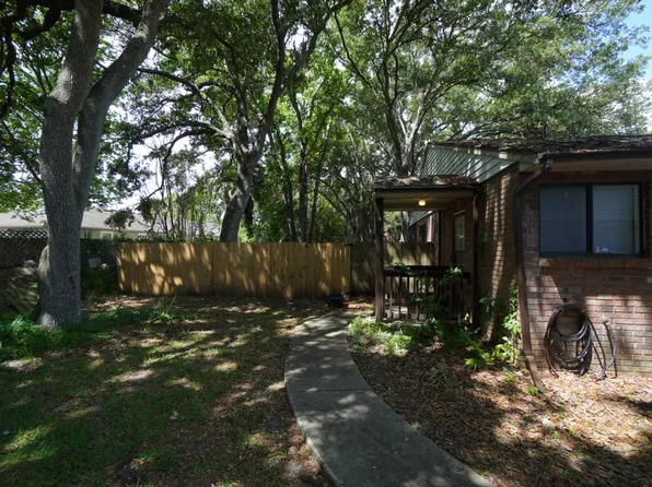 1563 Hancock Ln, Holly Hill, FL 32117