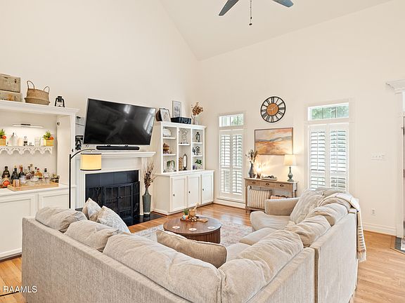 5th image of 147 Ashland Ct