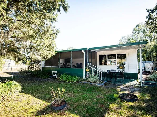 240 Kitty Ave, Interlachen, FL 32148