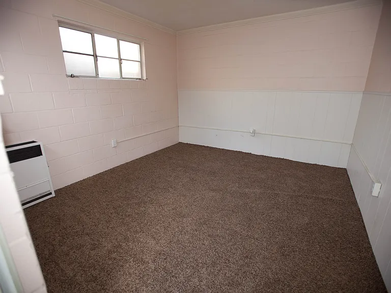 404 E Orange St — Photo 32