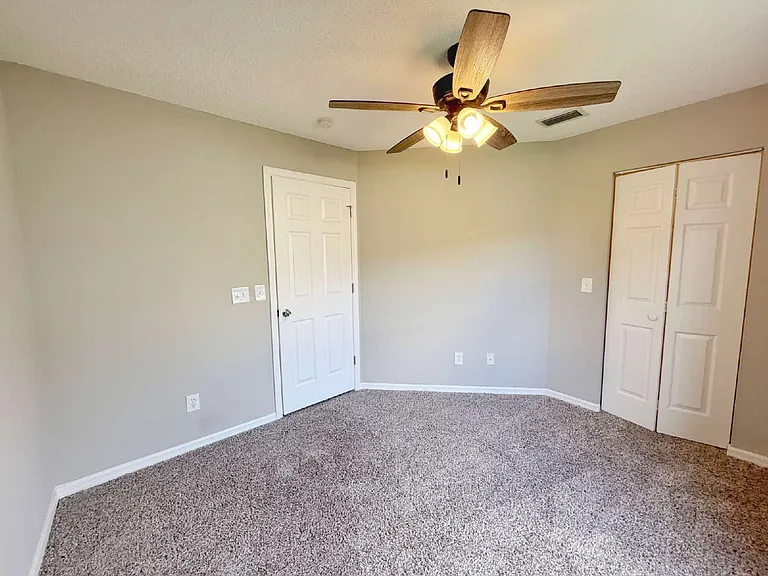 39 Fischer Ln — Photo 17