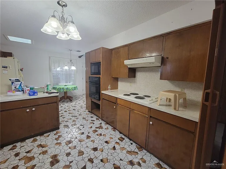 2508 Harvey St — Photo 5