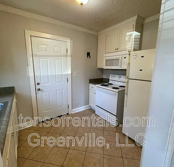 367 Palmer St — Photo 4
