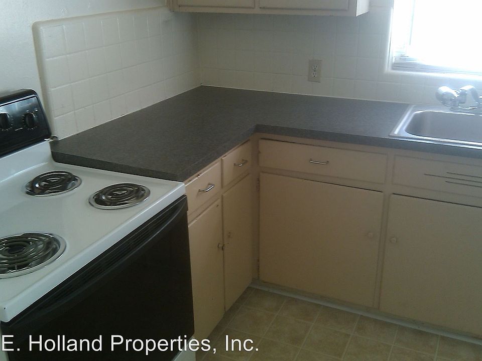 2nd image of 3924 Abby Ln