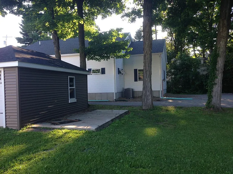 98 Genesee St — Photo 42