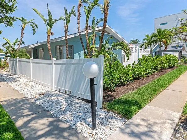 170 Roosevelt Dr APT 2, Sarasota, FL 34236