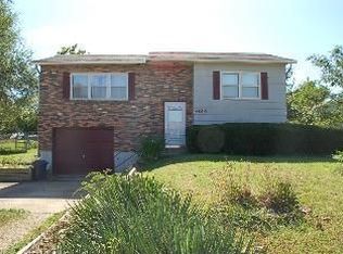 624 E 8th St, Eldon, MO 65026