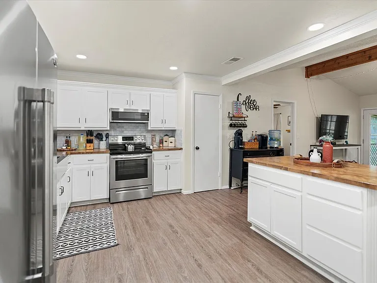 3702 Del Rio Ct — Photo 24
