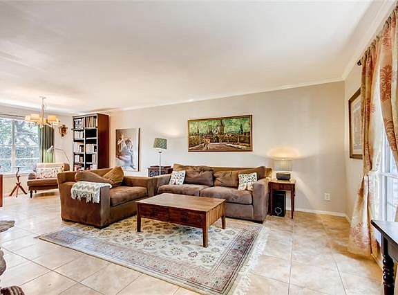 4th image of 8307 Grayledge Dr