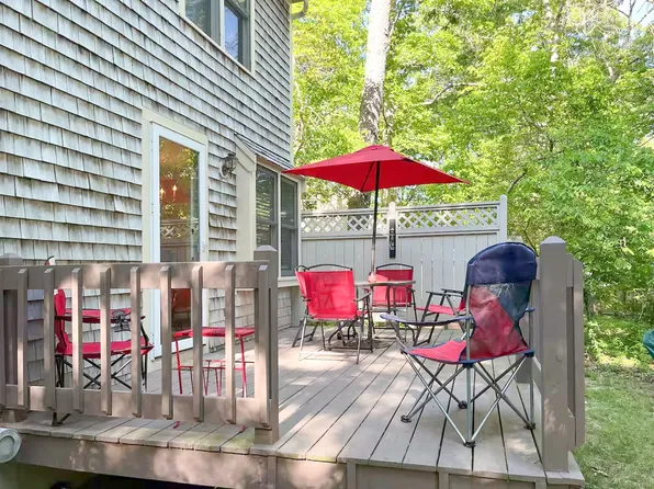 30 Pinecrest Beach Dr, East Falmouth, MA 02536