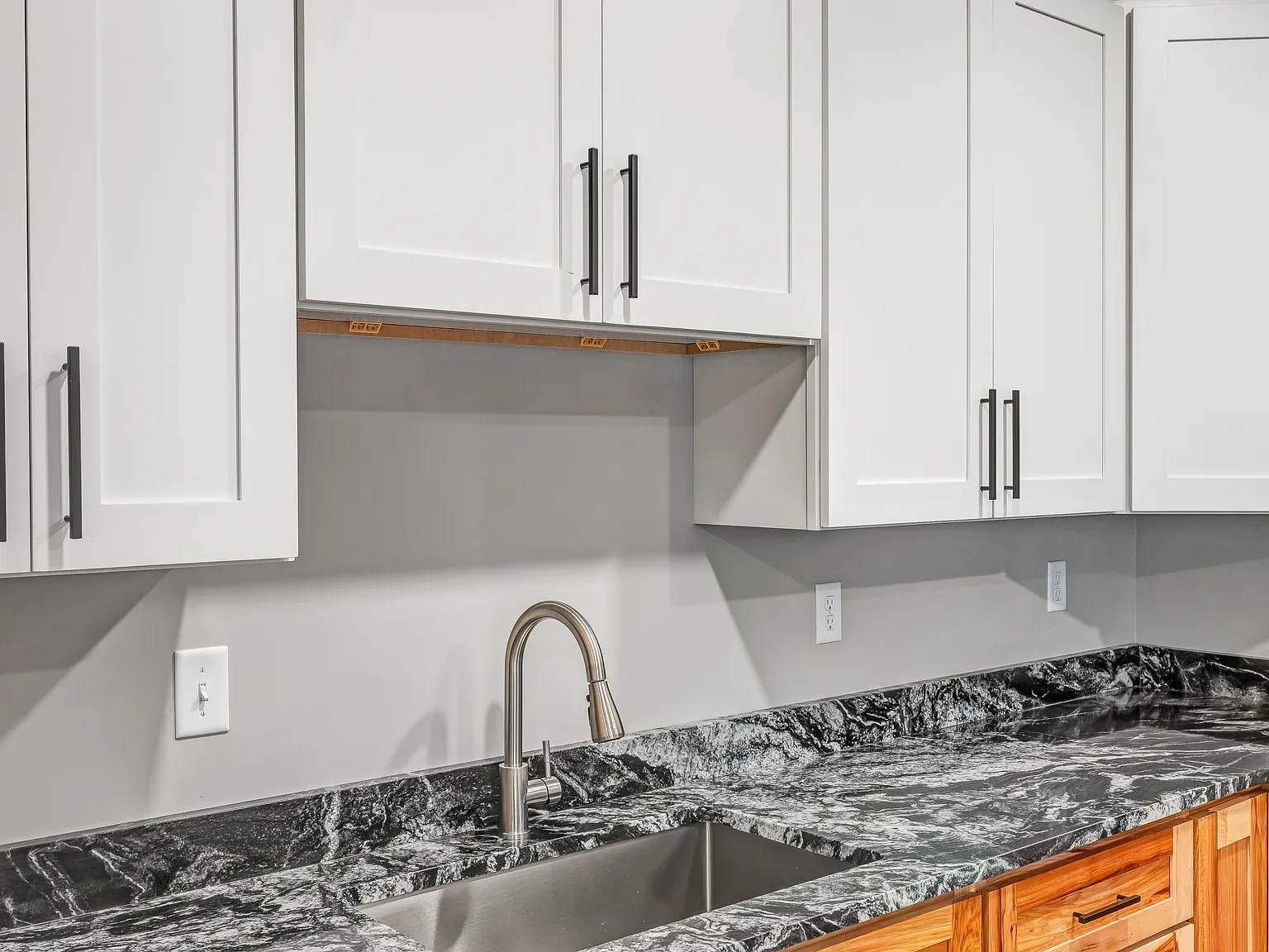 2 bed, 900 sqft, $1,365 — Photo 4