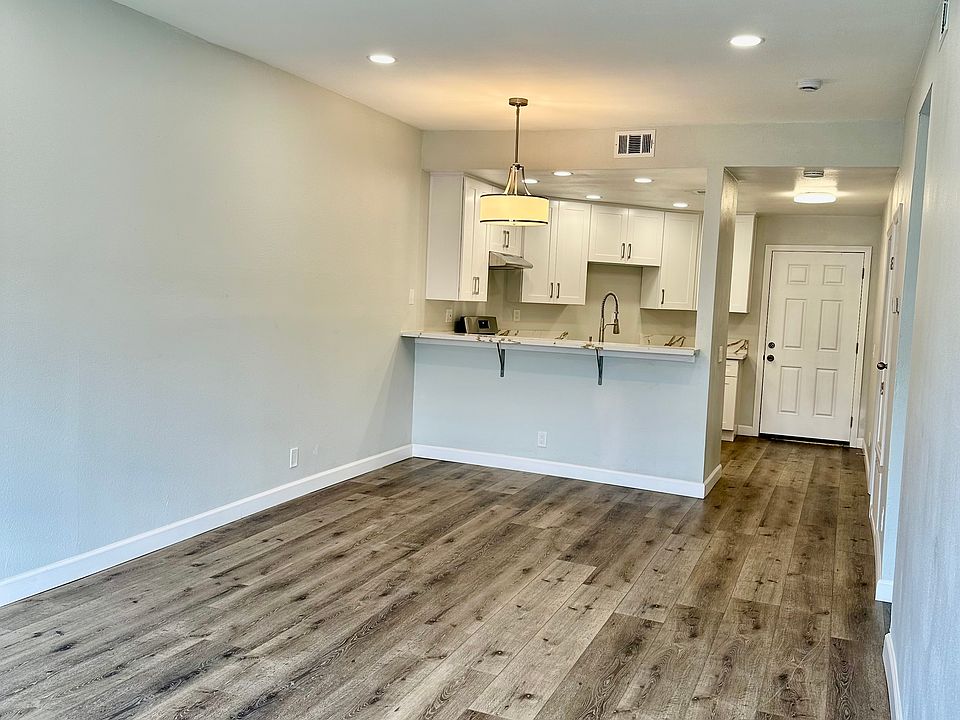Spacious Open Floor Plan with lots of natural light and recessed lighting