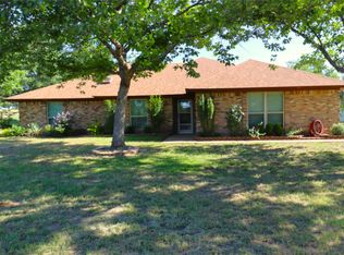 215 Younger Ranch Rd, Azle, TX 76020