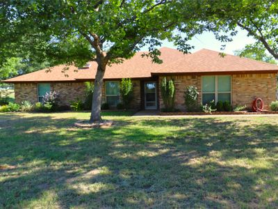 215 Younger Ranch Rd, Azle, TX, 76020