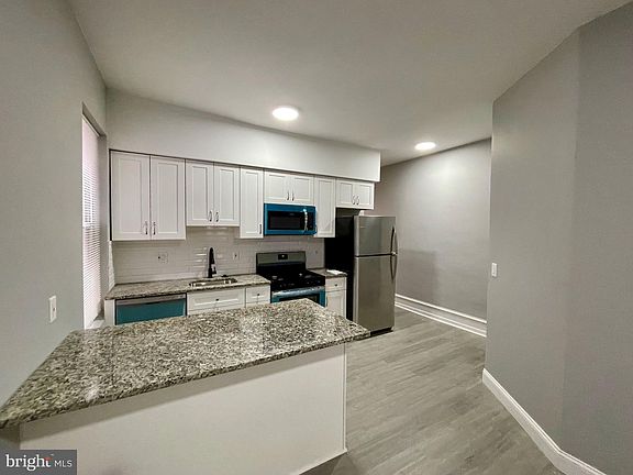 3rd image of 226 Buckingham Pl #2