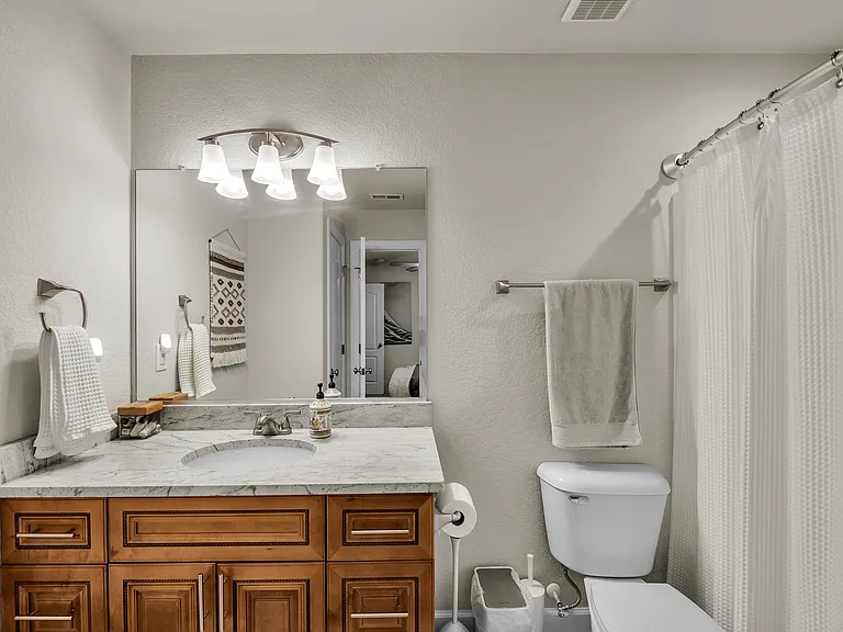 2226 E Berrie Cir — Photo 31