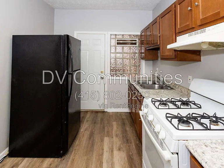 10917 Bernard Ave #4 — Photo 5