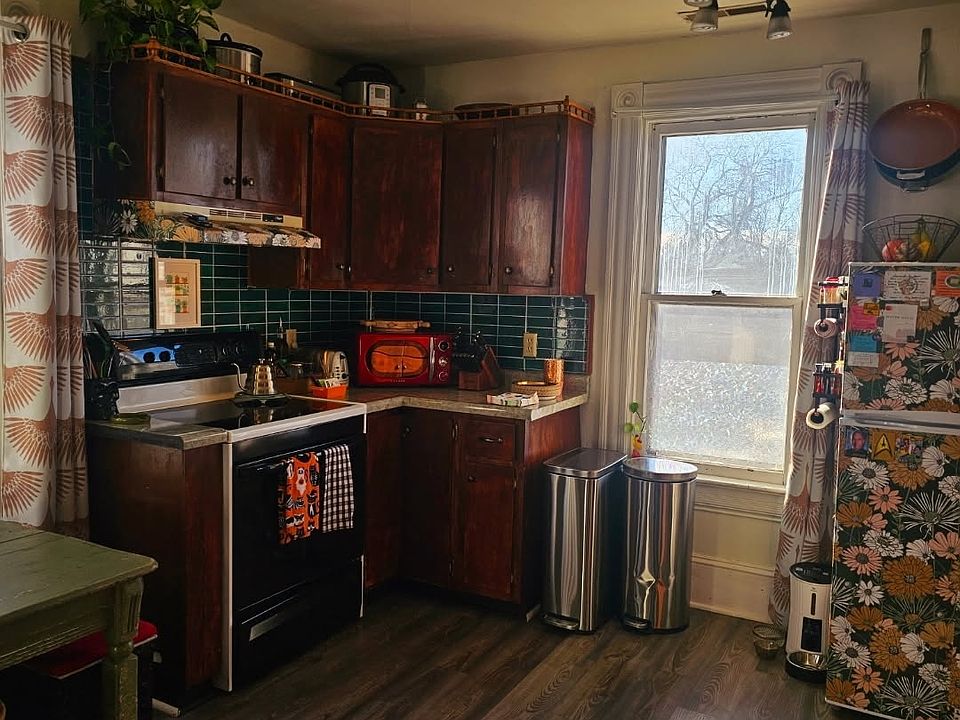 Kitchen and dining area