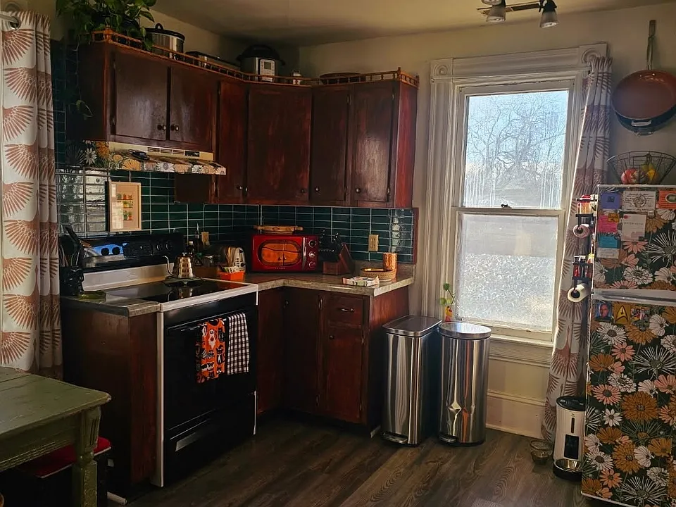 Kitchen and dining area