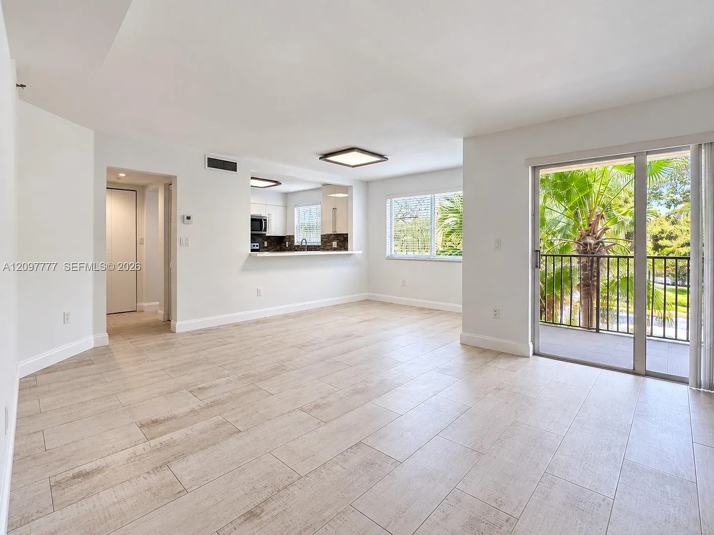 Paragon Plantation Condo — Photo 3