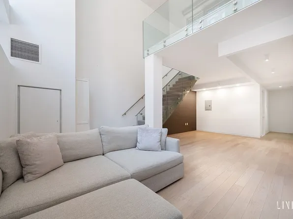 540 W 49th St #N105, New York, NY 10019