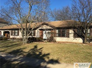 2 Amy Ave, Edison, NJ 08817