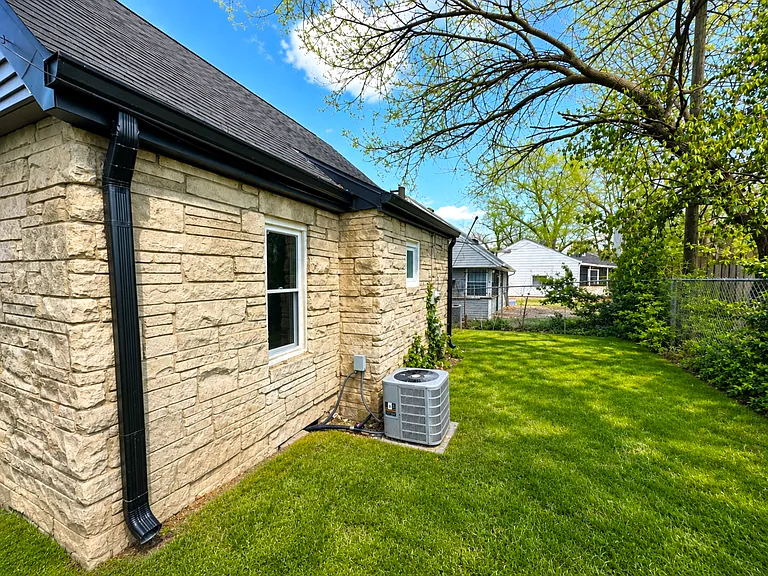 3905 Millersville Dr — Photo 13