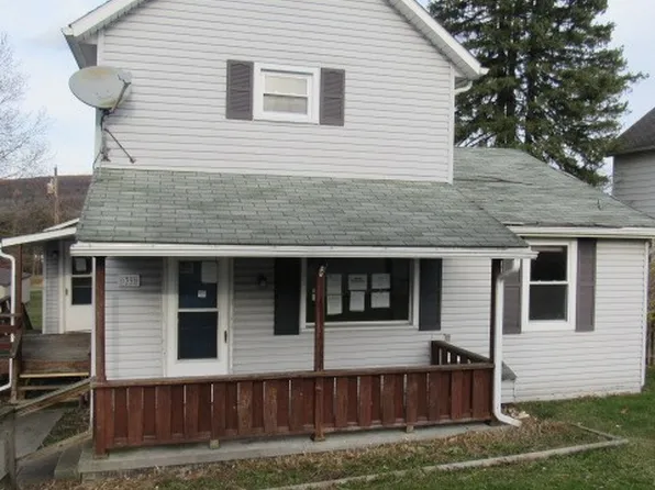 39 2nd St, Cairnbrook, PA 15924