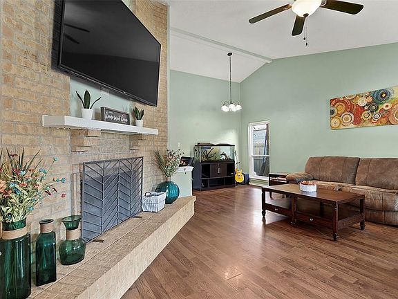 4th image of 8501 Chesham Dr