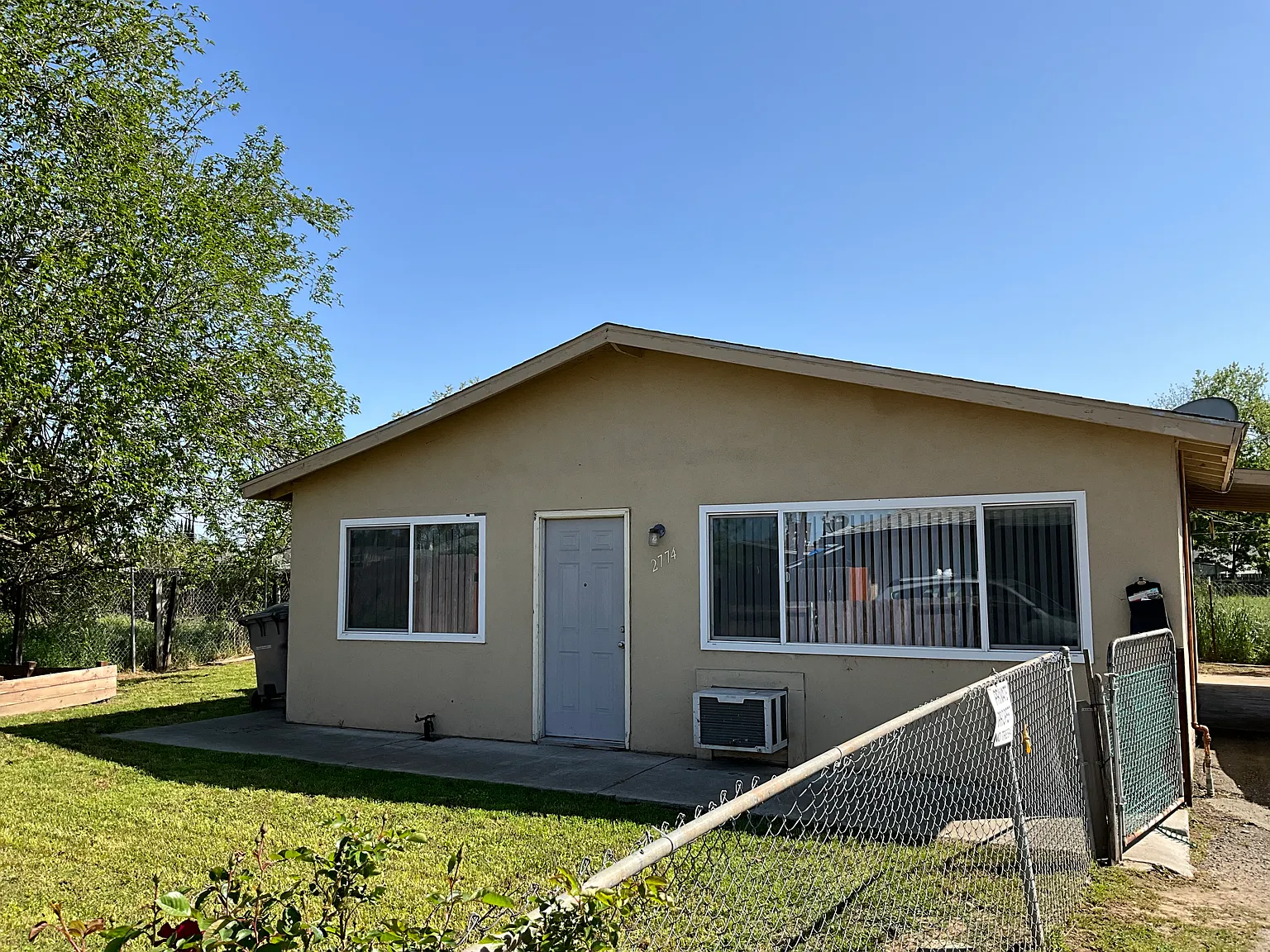 2 bed, 900 sqft, $1,600 — Photo 1