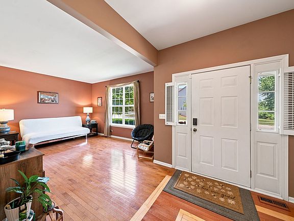 3rd image of 37061 N Bonnie Brae Rd