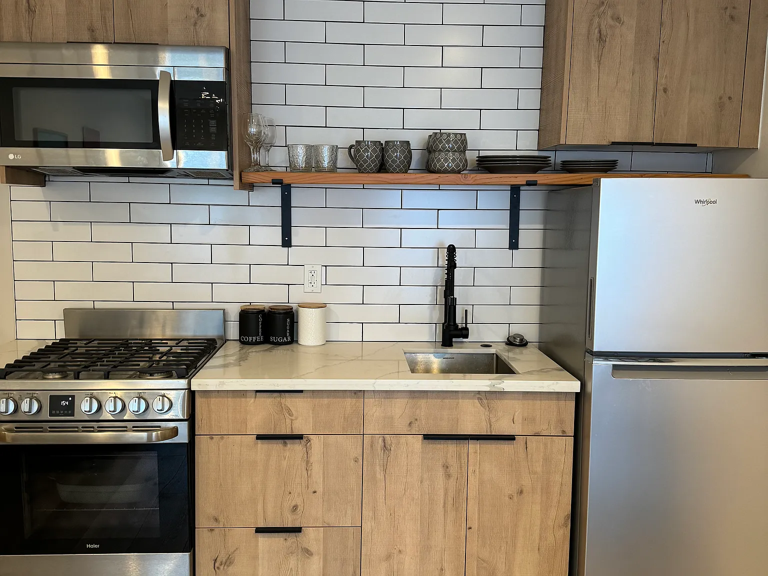 1 bed, 400 sqft, $2,200 — Photo 3