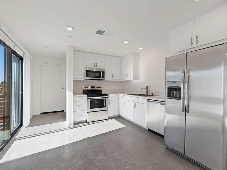 5900 Severin Dr — Photo 39