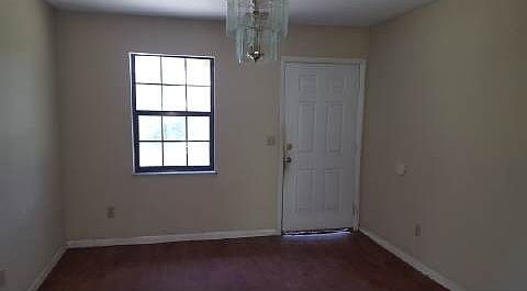 4th image of 10051 95th Dr