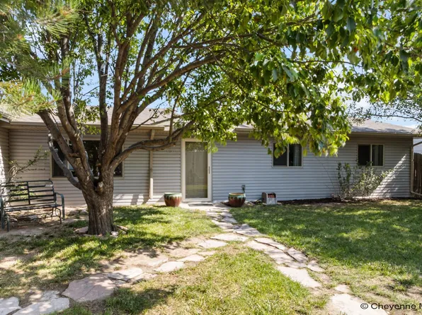 1202 Ashford Dr, Cheyenne, WY 82007