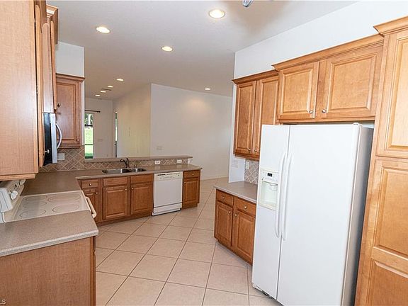 3rd image of 10367 Carolina Willow Dr