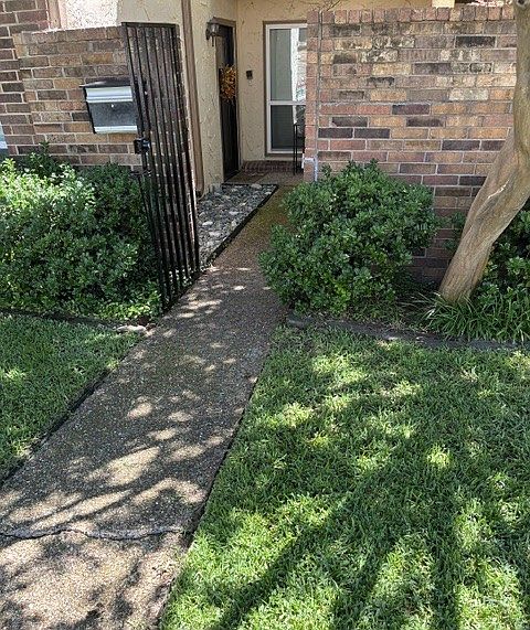 1st image of 9830 Bent Branch Ln