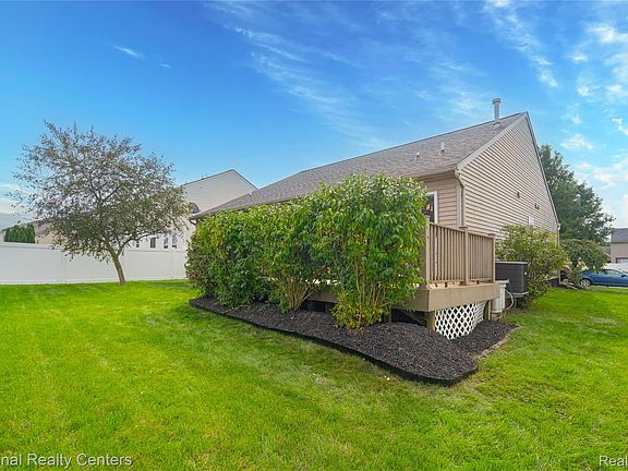 4th image of 8515 Hawthorn Hl