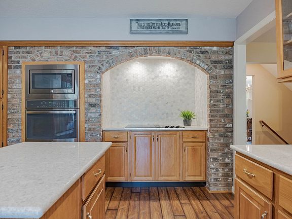 5th image of 43 Ravenwood Cir