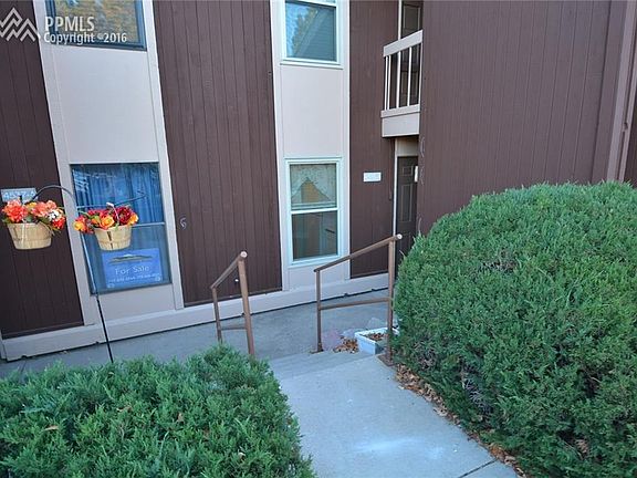 FRONT VIEW OF THE HOME