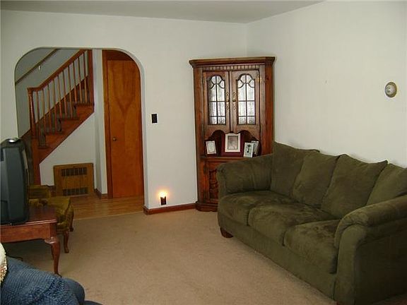 3rd image of 2624 E Park St