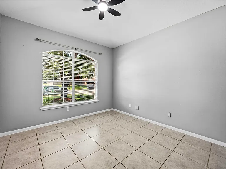 1029 Riverwood Dr — Photo 13