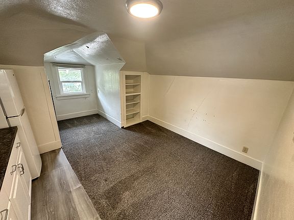 2nd image of 813 3rd Ave
