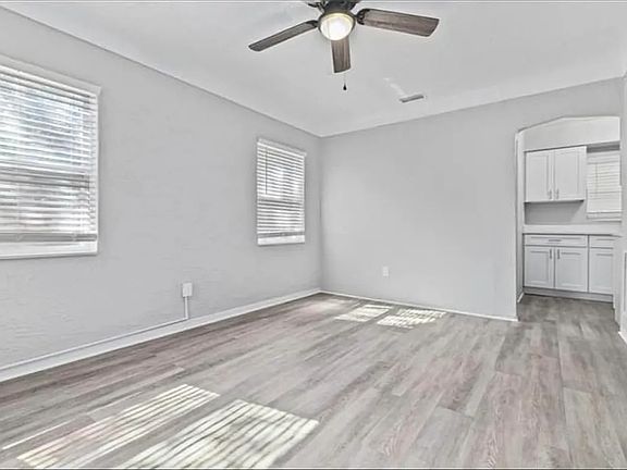 3rd image of 2920 Emerson Ave S #B