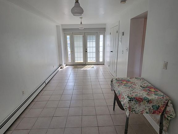 4th image of 1012 Stewart Ave